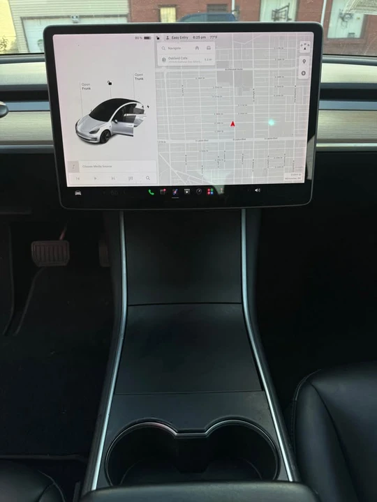 2020 Tesla Model 3 - Image 14 of 19