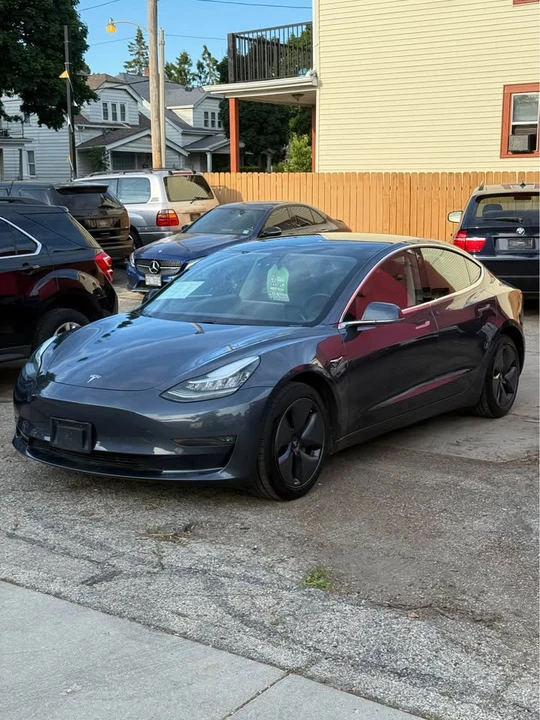 2020 Tesla Model 3 - Image 2 of 19