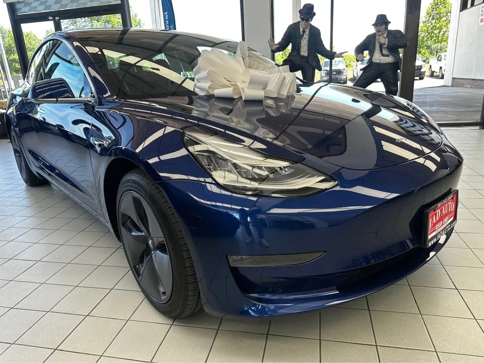 2020 Tesla Model 3 - Image 4 of 14