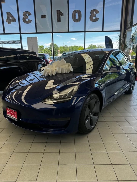 2020 Tesla Model 3 - Image 3 of 14