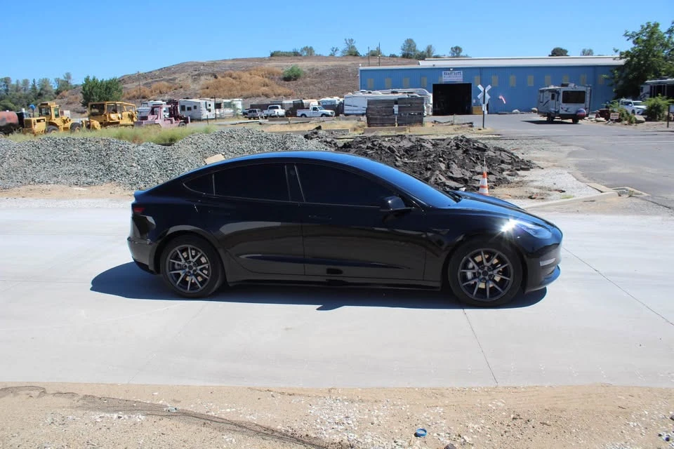 2020 Tesla Model 3 - Image 2 of 14