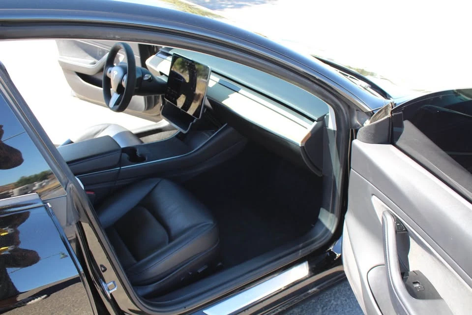 2020 Tesla Model 3 - Image 11 of 14