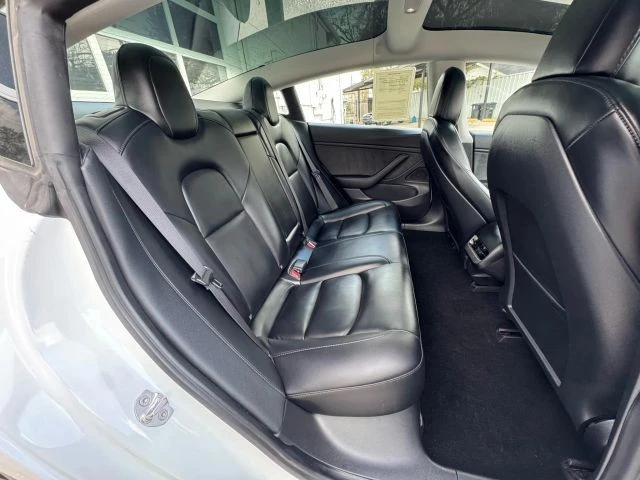 2020 Tesla Model 3 - Image 20 of 21