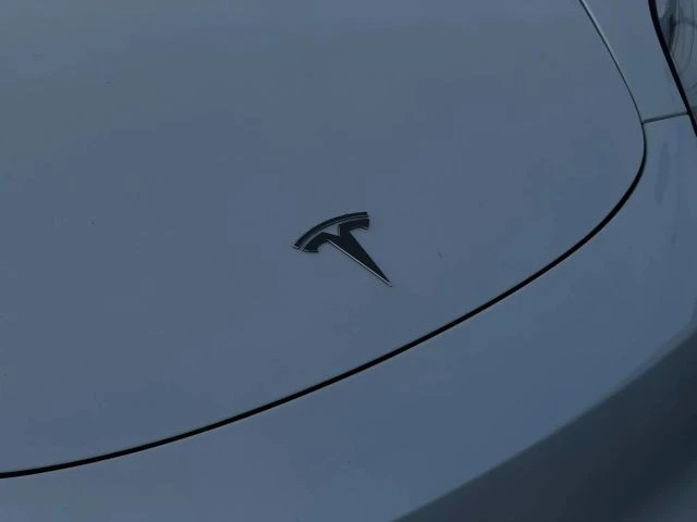 2020 Tesla Model 3 - Image 4 of 21