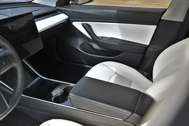 2020 Tesla Model 3 - Image 12 of 13