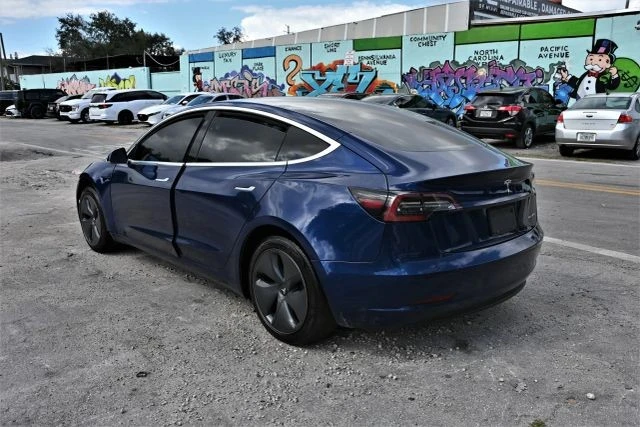 2020 Tesla Model 3 - Image 5 of 13