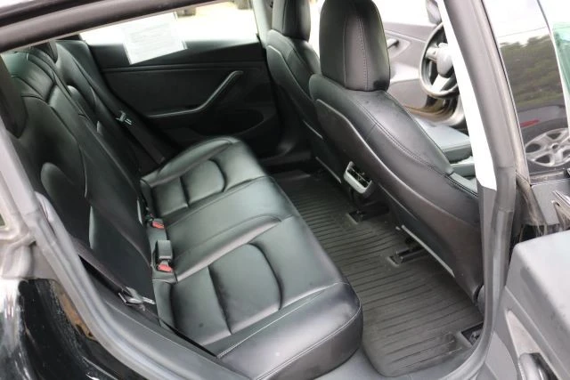 2020 Tesla Model 3 - Image 11 of 12