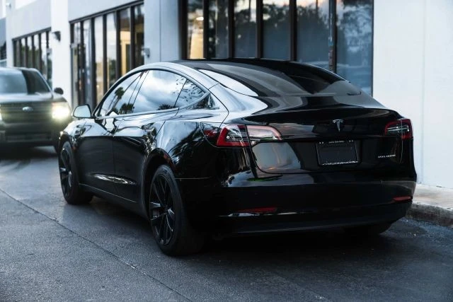 2020 Tesla Model 3 - Image 9 of 21