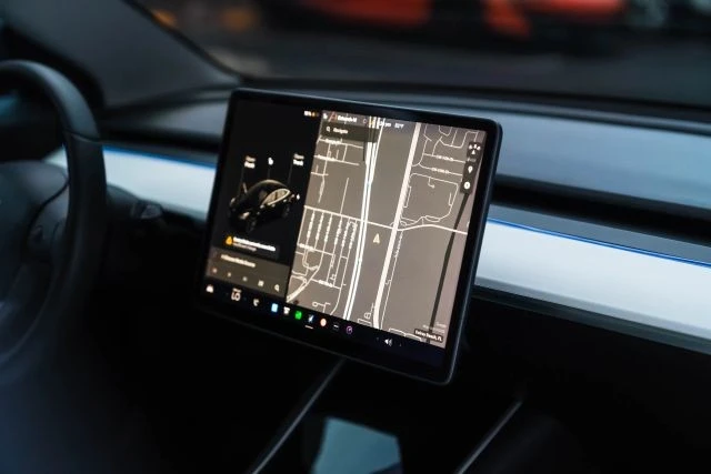 2020 Tesla Model 3 - Image 17 of 21