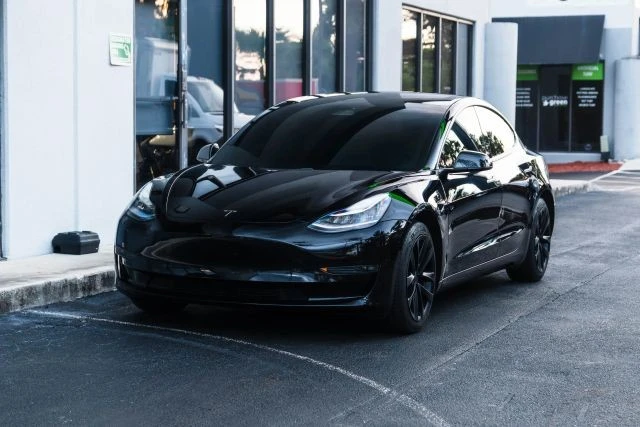 2020 Tesla Model 3 - Image 2 of 21