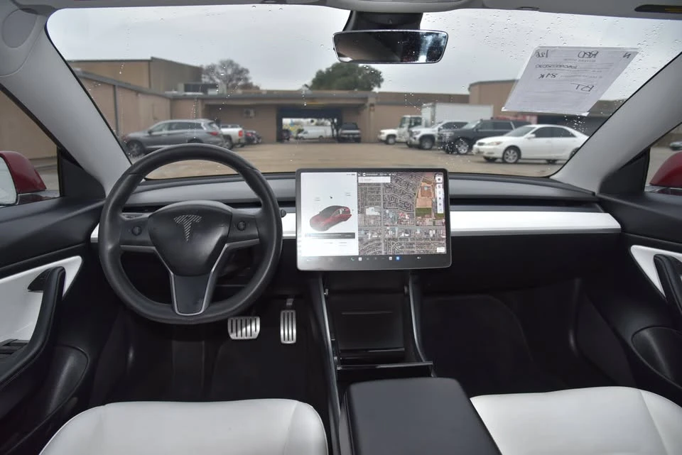 2020 Tesla Model 3 - Image 13 of 20