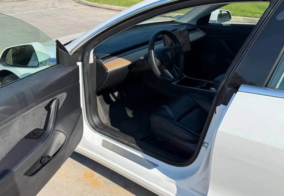 2020 Tesla Model 3 - Image 6 of 6