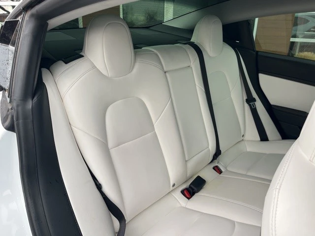 2020 Tesla Model 3 Performance - Image 19 of 21