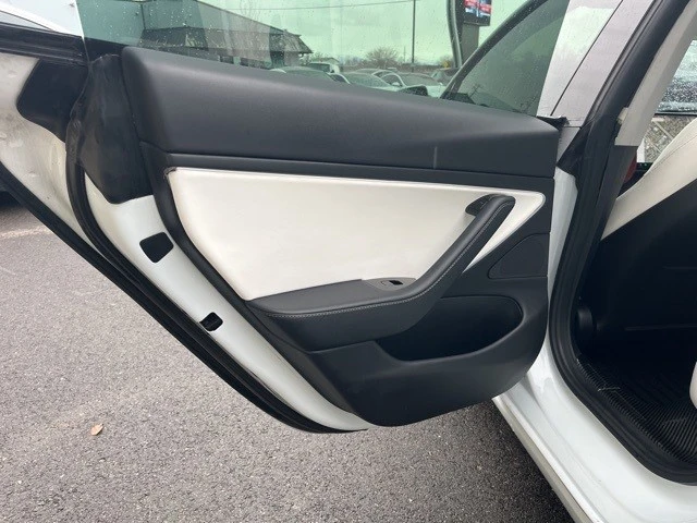 2020 Tesla Model 3 Performance - Image 12 of 21