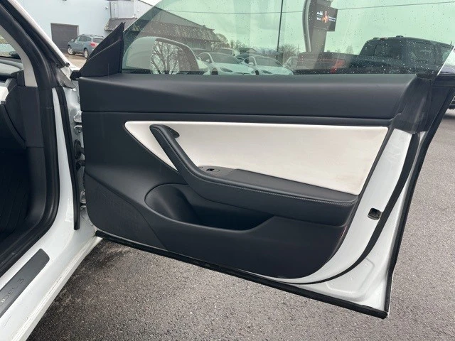 2020 Tesla Model 3 Performance - Image 20 of 21