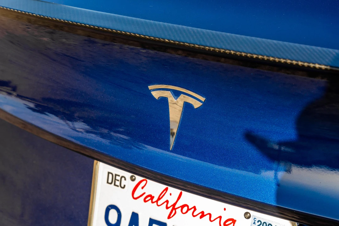 2020 Tesla Model 3 Performance - Image 23 of 31