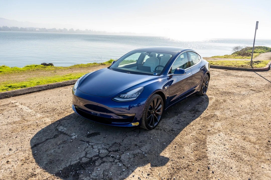 2020 Tesla Model 3 Performance - Image 7 of 31