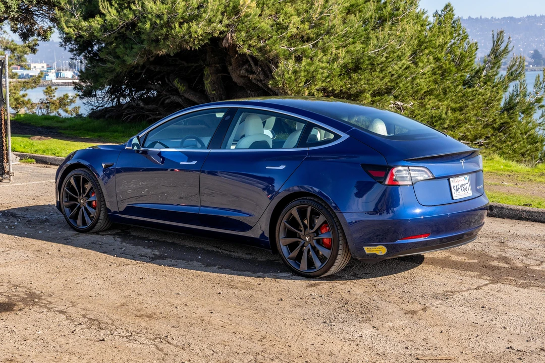 2020 Tesla Model 3 Performance - Image 9 of 31