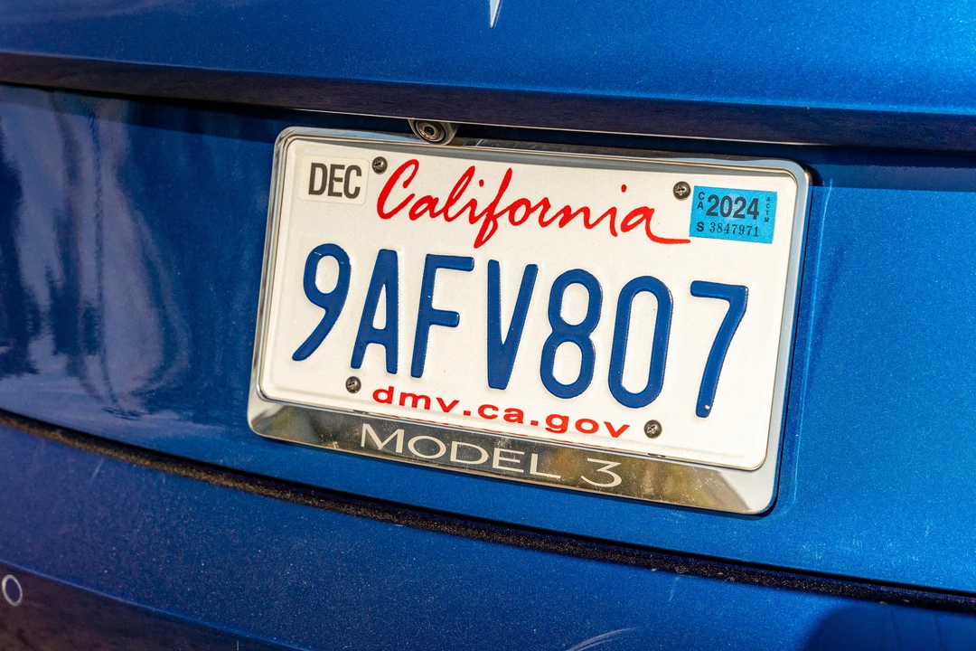 2020 Tesla Model 3 Performance - Image 25 of 31