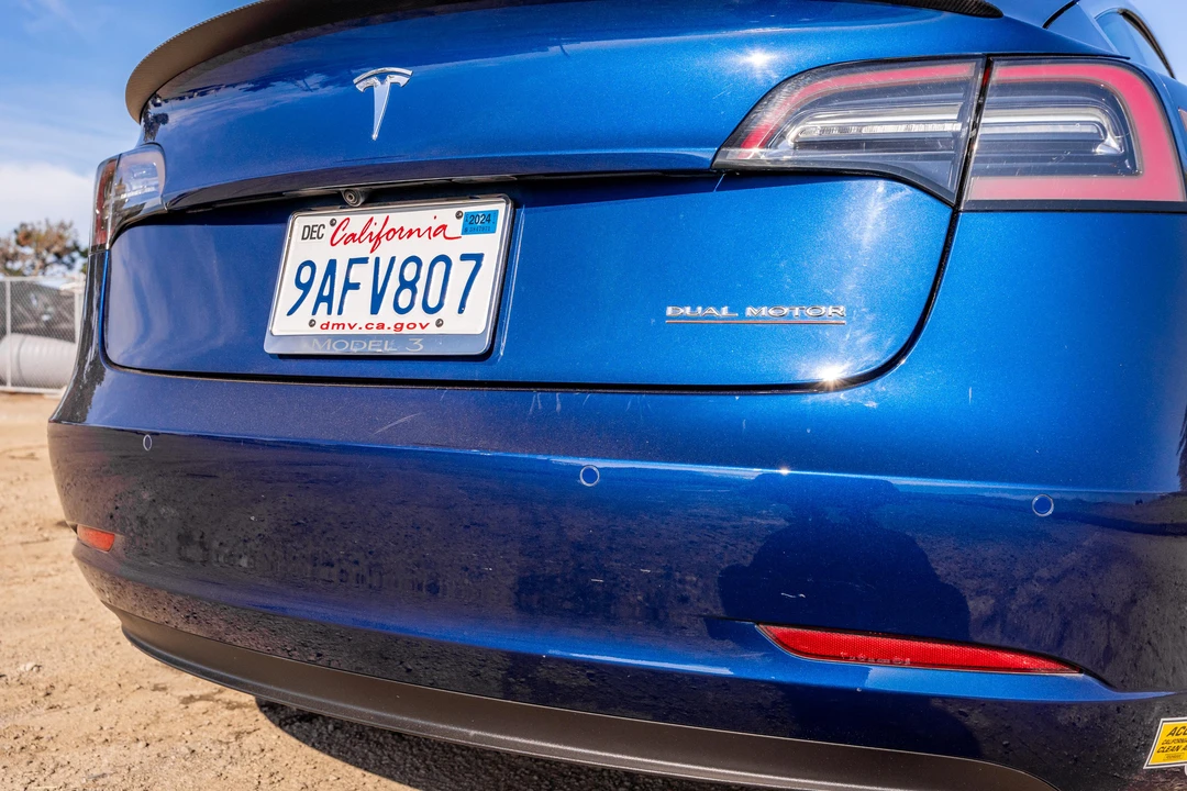 2020 Tesla Model 3 Performance - Image 26 of 31
