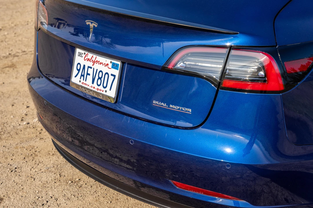 2020 Tesla Model 3 Performance - Image 27 of 31