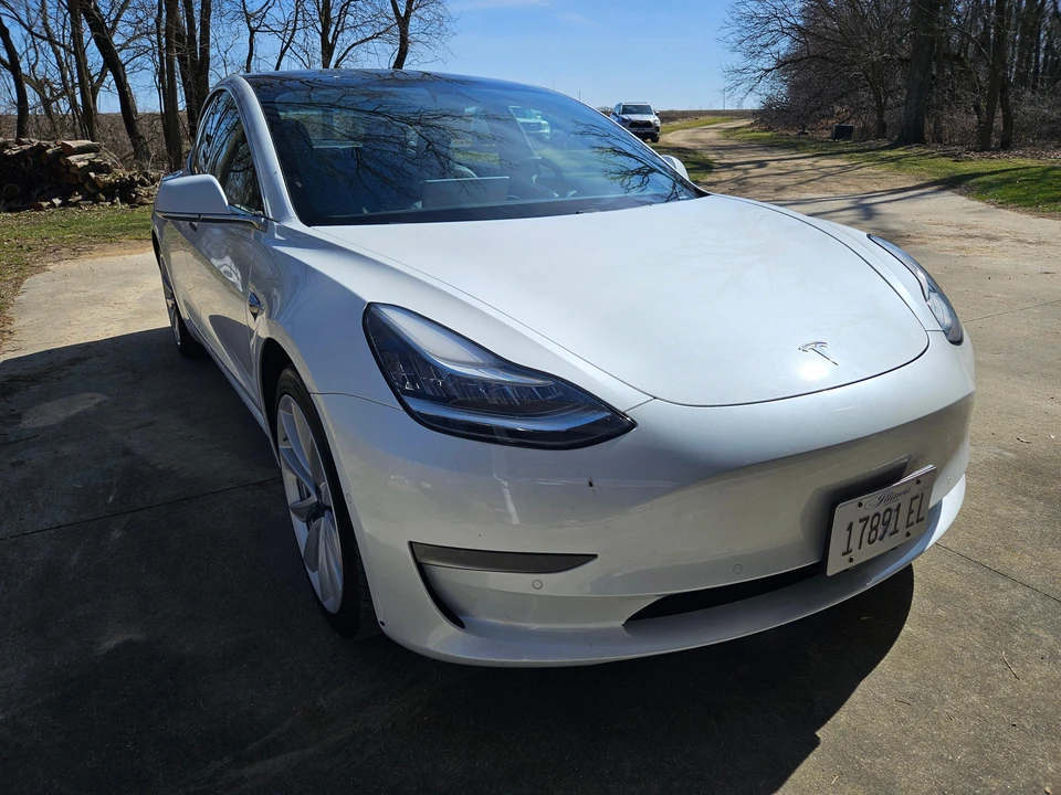 2020 Tesla Model 3 Performance - Image 16 of 31
