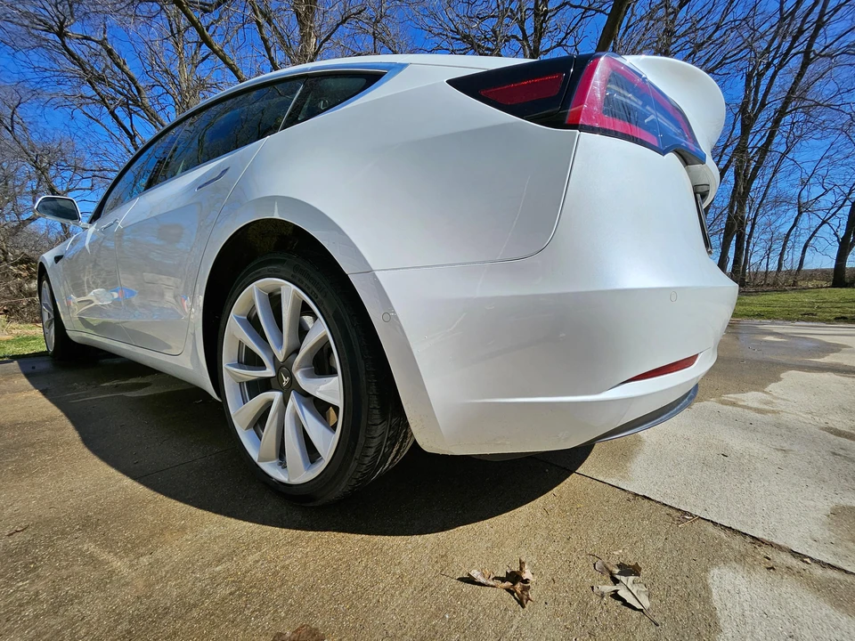 2020 Tesla Model 3 Performance - Image 22 of 31