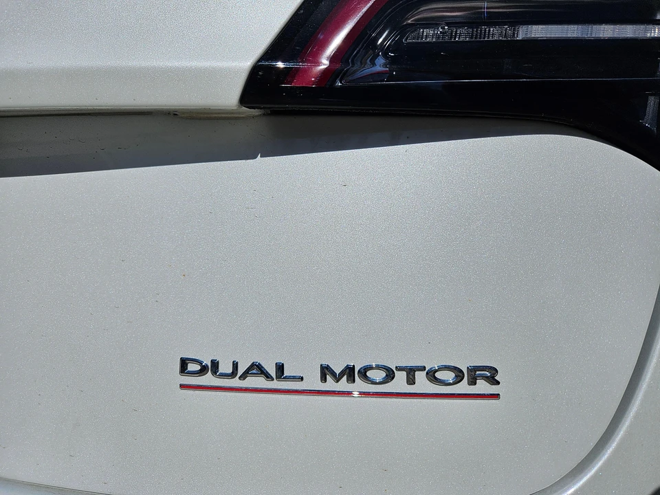 2020 Tesla Model 3 Performance - Image 26 of 31