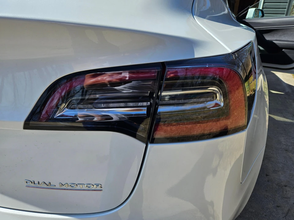 2020 Tesla Model 3 Performance - Image 25 of 31