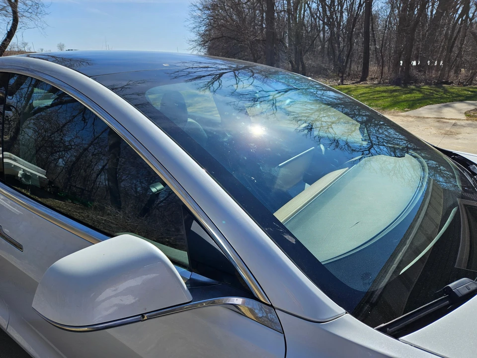 2020 Tesla Model 3 Performance - Image 29 of 31