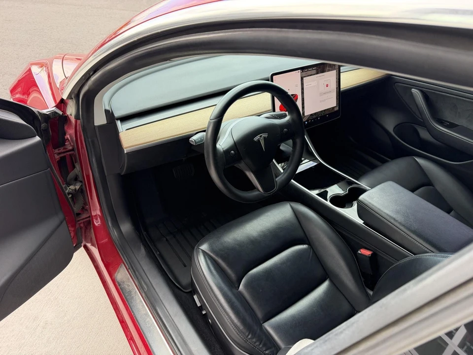 2020 Tesla Model 3 Performance - Image 13 of 21