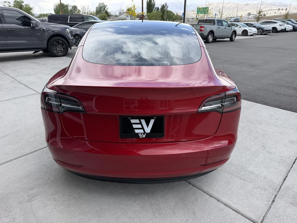 2020 Tesla Model 3 Performance - Image 7 of 21