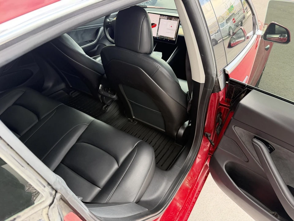 2020 Tesla Model 3 Performance - Image 20 of 21