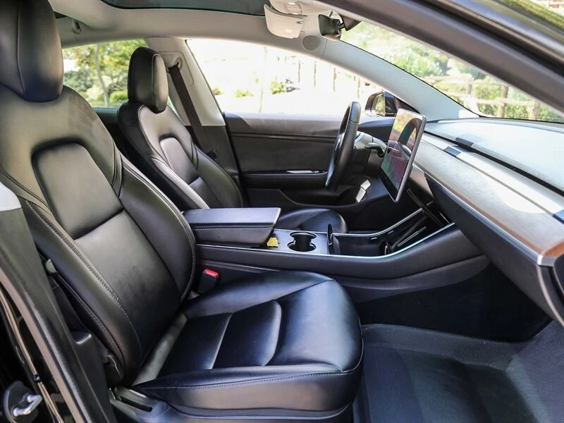 2020 Tesla Model 3 Performance - Image 19 of 21
