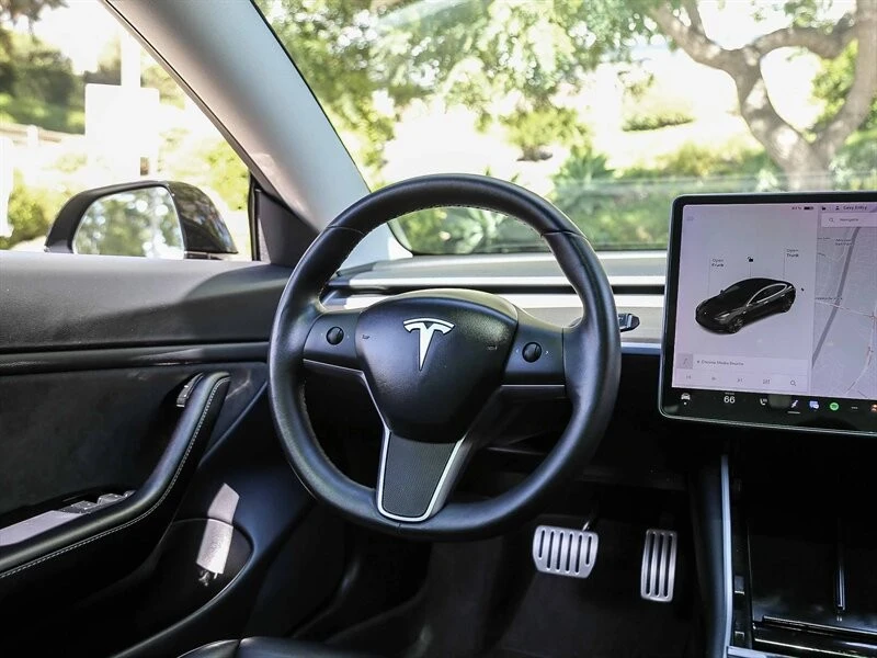 2020 Tesla Model 3 Performance - Image 17 of 21