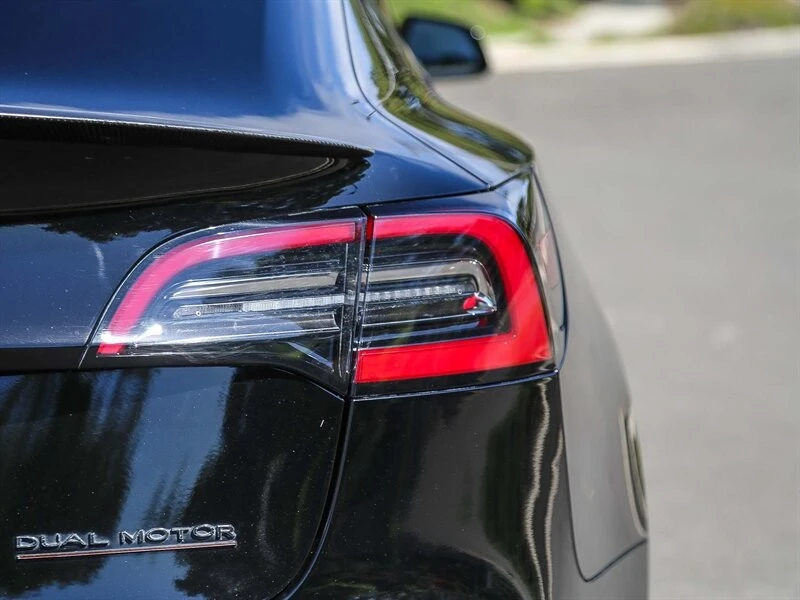2020 Tesla Model 3 Performance - Image 14 of 21