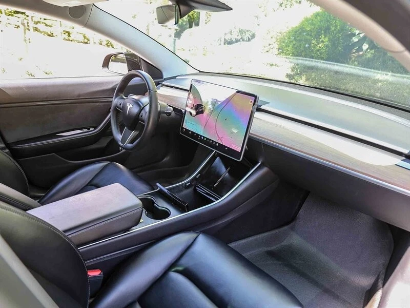 2020 Tesla Model 3 Performance - Image 18 of 21