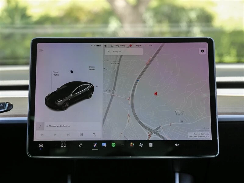 2020 Tesla Model 3 Performance - Image 16 of 21