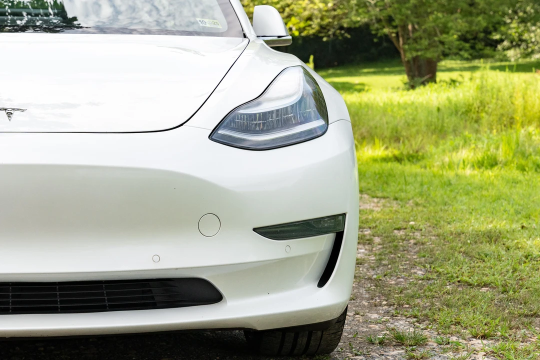2020 Tesla Model 3 Performance - Image 13 of 31