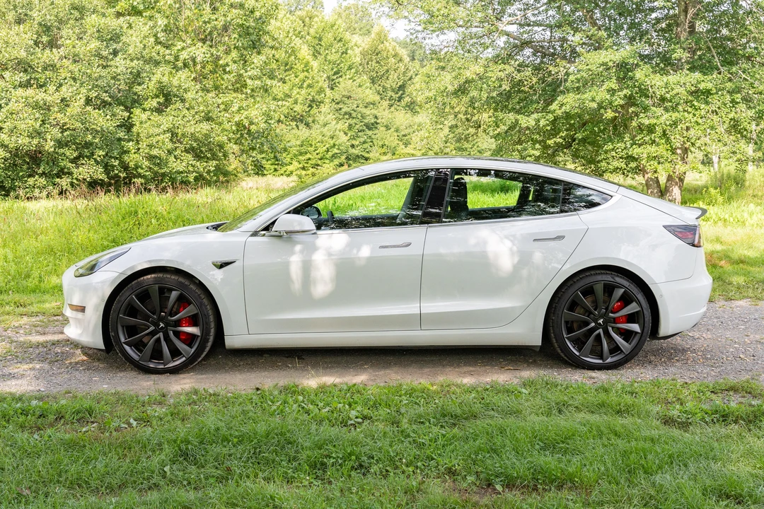 2020 Tesla Model 3 Performance - Image 7 of 31