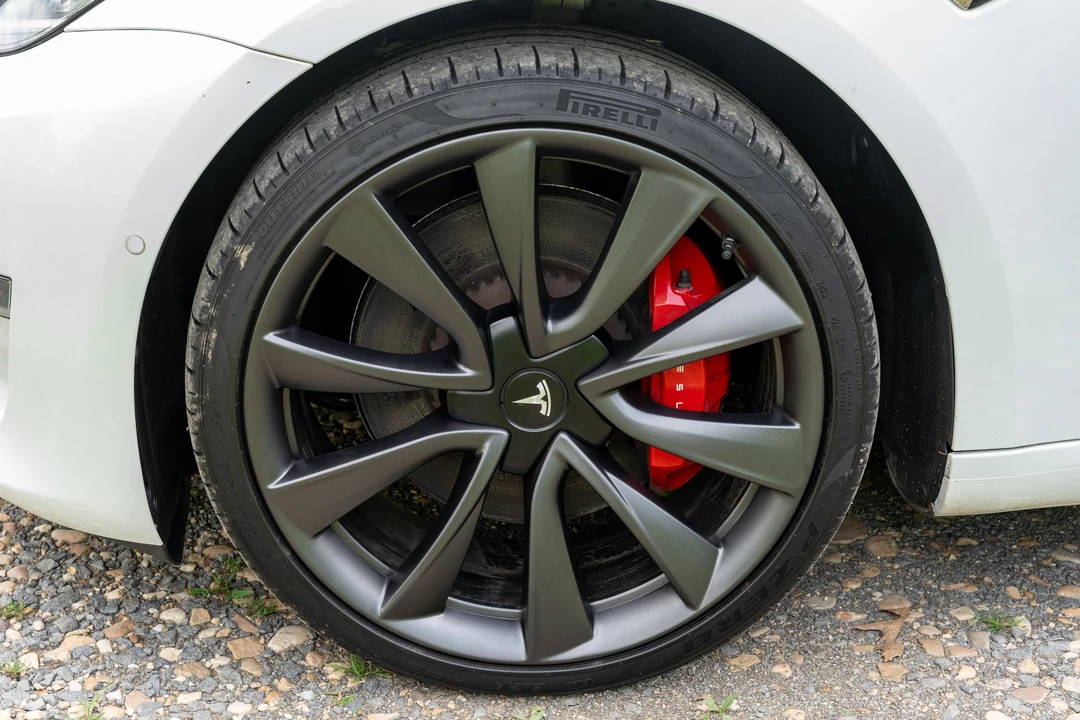 2020 Tesla Model 3 Performance - Image 29 of 31