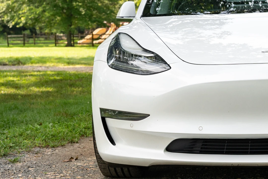 2020 Tesla Model 3 Performance - Image 11 of 31