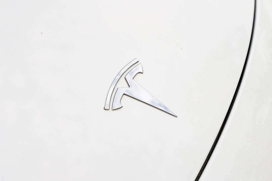 2020 Tesla Model 3 Performance - Image 15 of 31