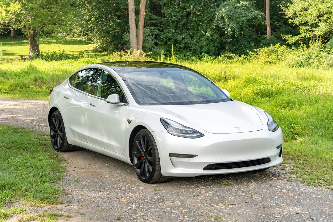 2020 Tesla Model 3 Performance - Image 9 of 31