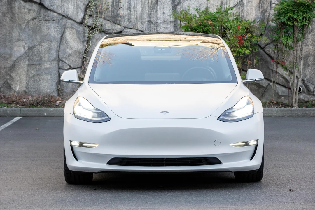 2020 Tesla Model 3 Performance - Image 6 of 31