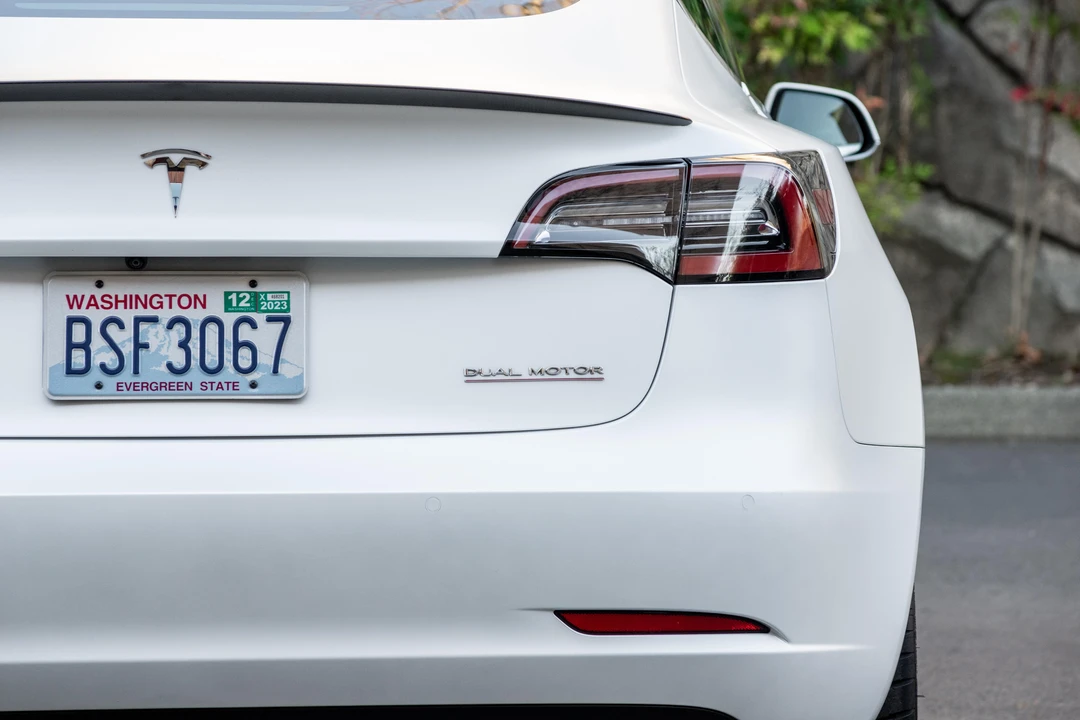 2020 Tesla Model 3 Performance - Image 28 of 31