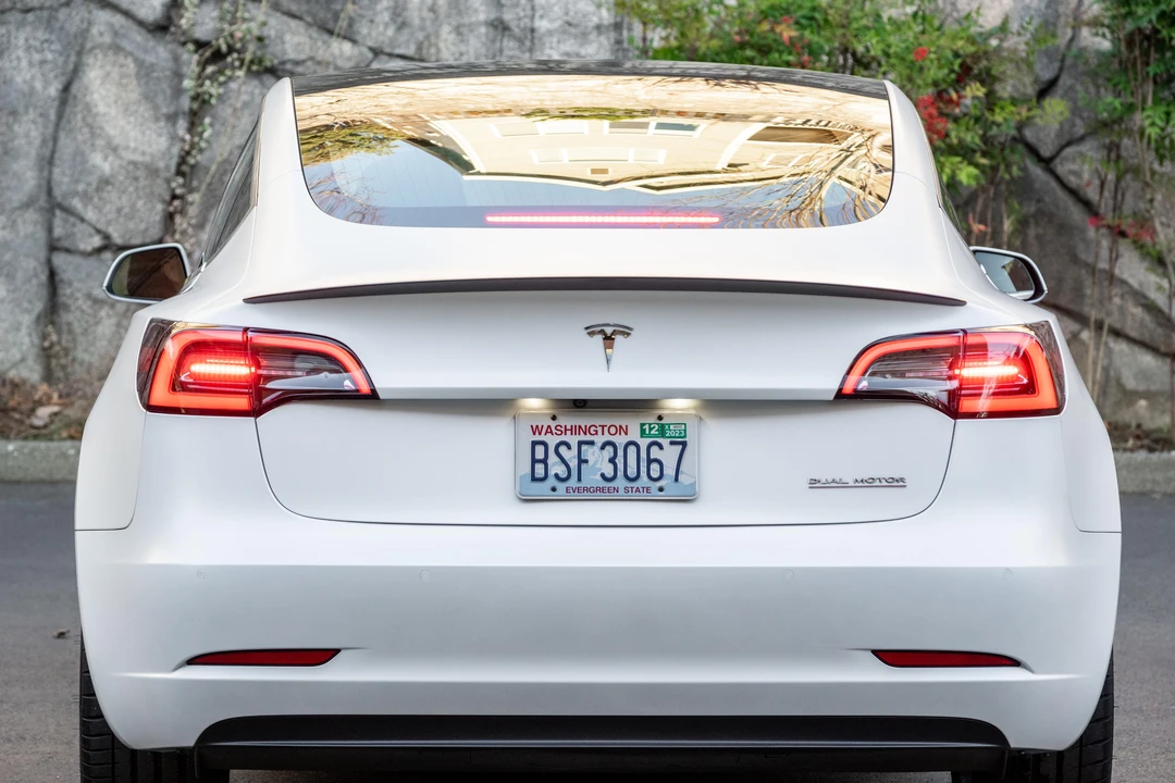 2020 Tesla Model 3 Performance - Image 8 of 31