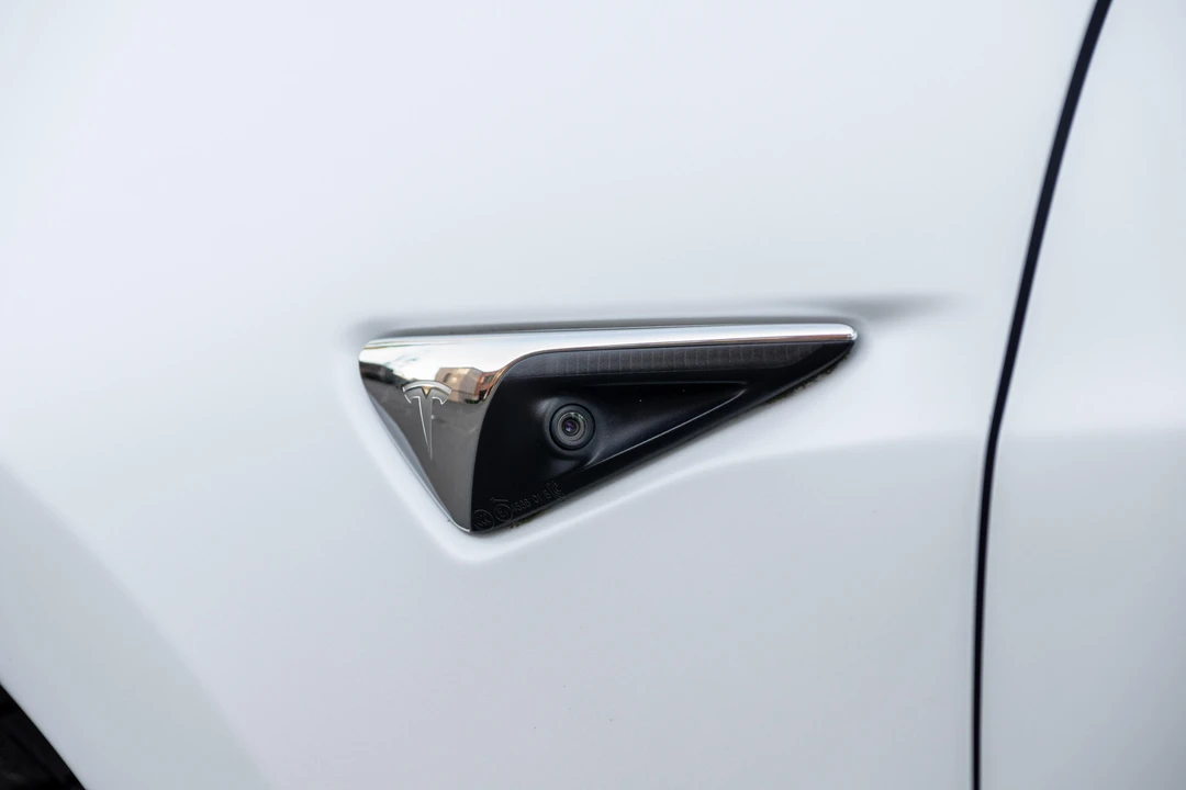 2020 Tesla Model 3 Performance - Image 18 of 31
