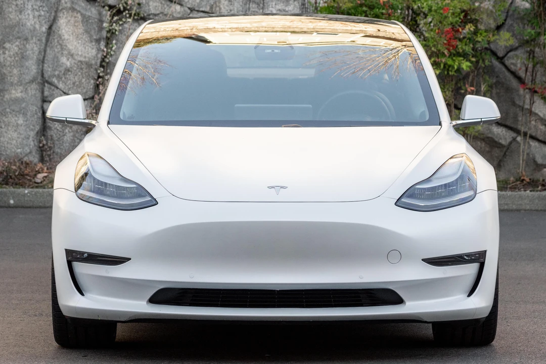 2020 Tesla Model 3 Performance - Image 2 of 31