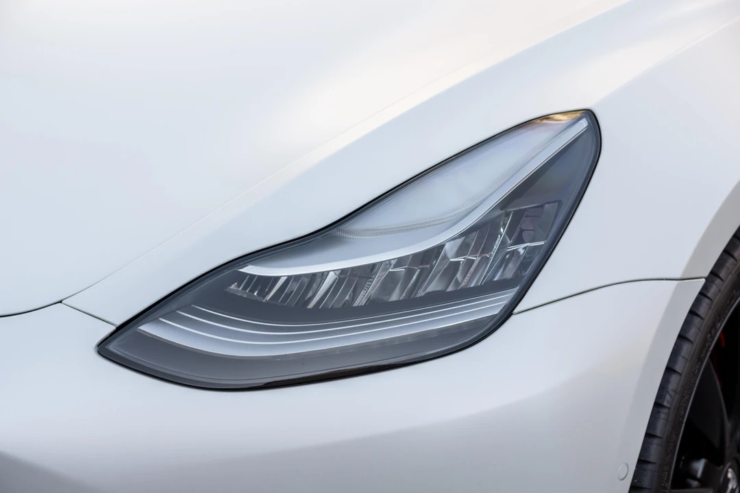 2020 Tesla Model 3 Performance - Image 16 of 31